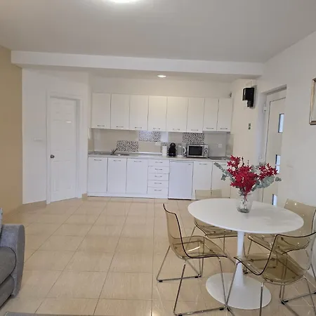 Pavlinovic Apartment *