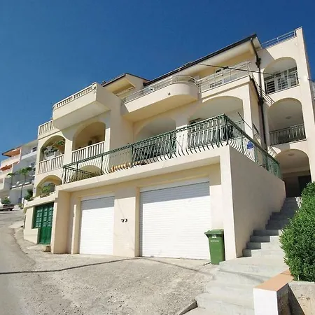 Apartment Pavlinovic *