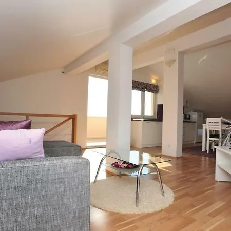 Pavlinovic Apartamento *