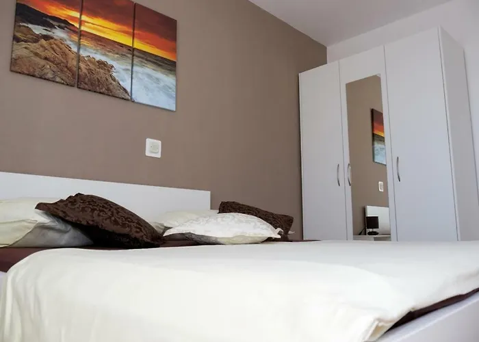 Pavlinovic Appartement Makarska